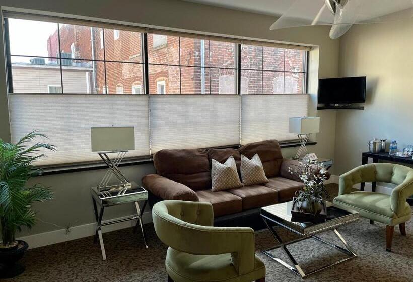Люкс Повышенной Комфортности, Culpeper Center Suites
