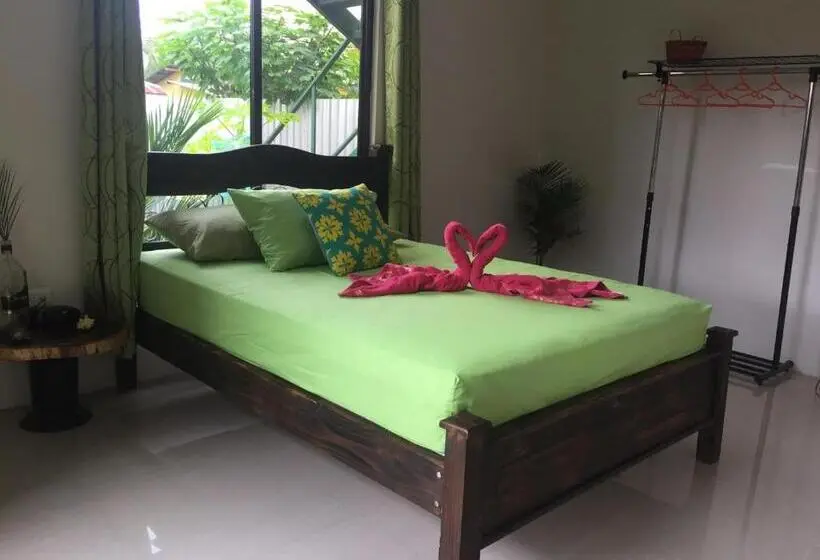 エコノミー4人部屋, Guest House Pura Vida