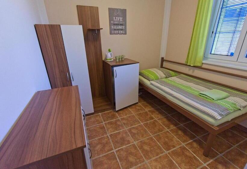 Standard Trippelrum, Penzion Rožmberk