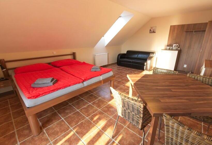 Fyrbädds Standardrum, Penzion Rožmberk