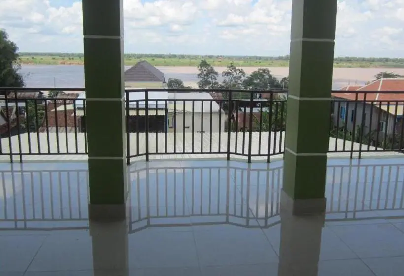Quarto Superior Quádruplo, Phalla Riverside