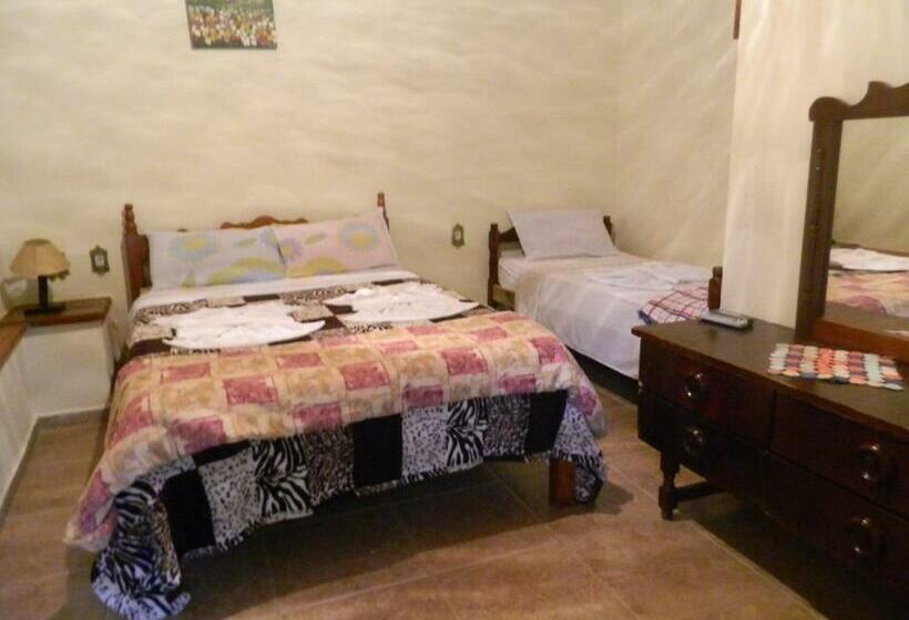 غرفة قياسية ثلاثية مزودة بشرفة, Fazenda Hotel Alvorada