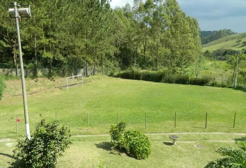 庭の見えるスタンダードトリプルルーム, Fazenda Hotel Alvorada