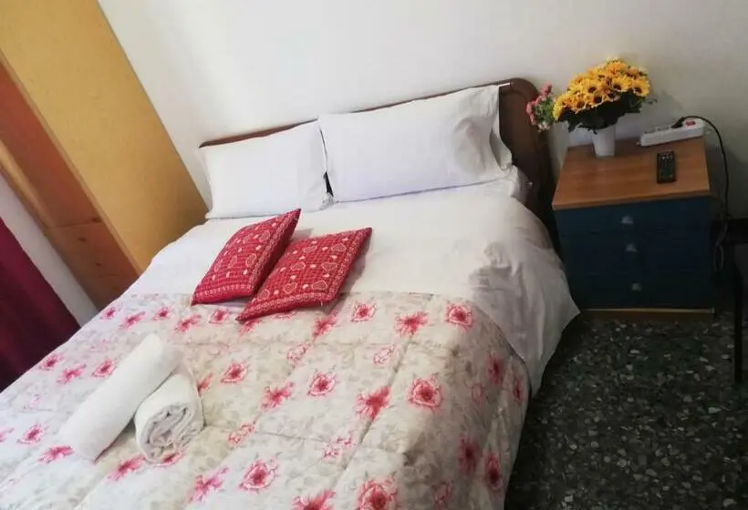 اتاق استاندارد با سرویس بهداشتی مشترک, Venice Park House