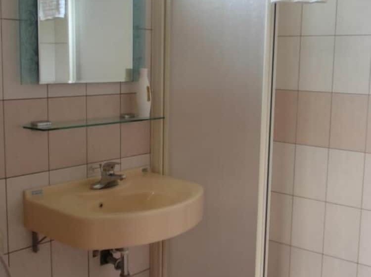 اتاق استاندارد چهار تخته, Bo Zho Villa