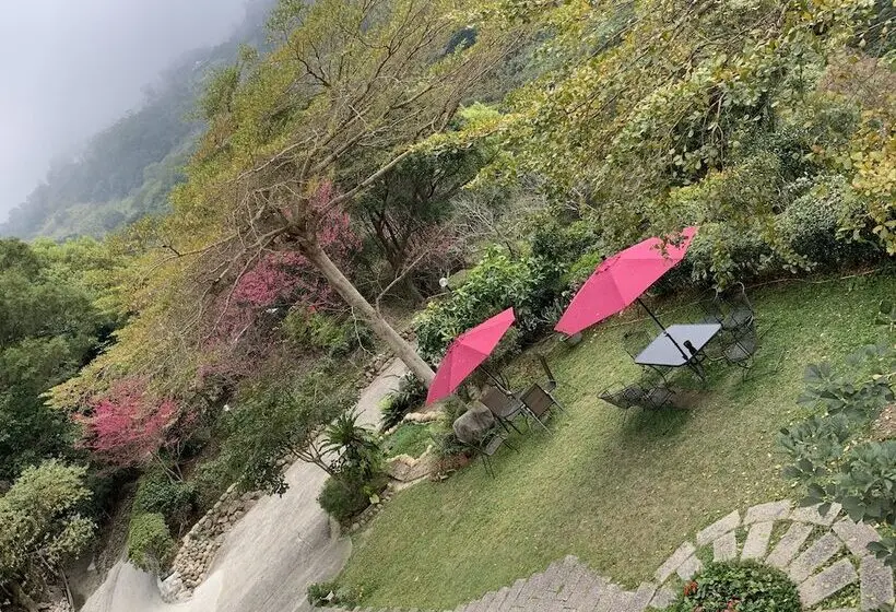 اتاق خانوادگی, Bo Zho Villa