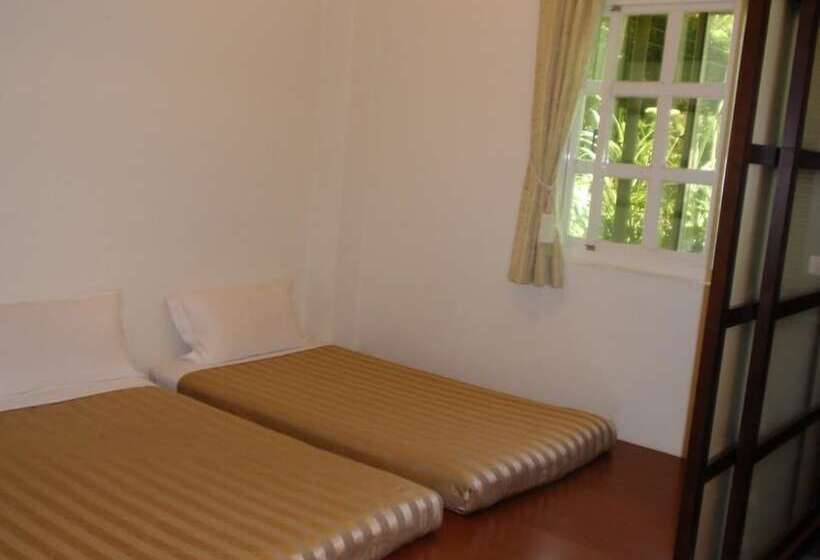 اتاق خانوادگی, Bo Zho Villa