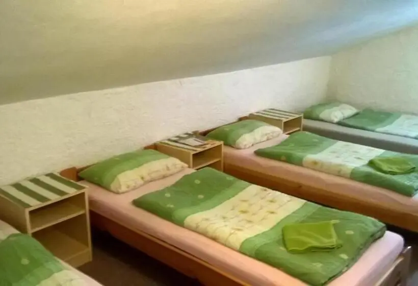 スタンダード４人部屋, Guest House Honzik