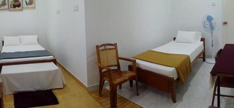 Quarto Triplo Superior, Imaaga Kandy Residence
