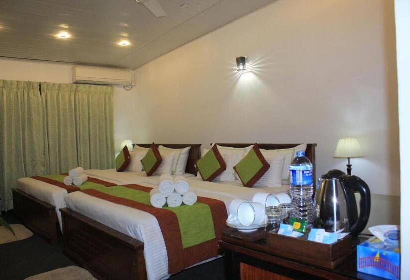 Familjesvit, Imaaga Kandy Residence