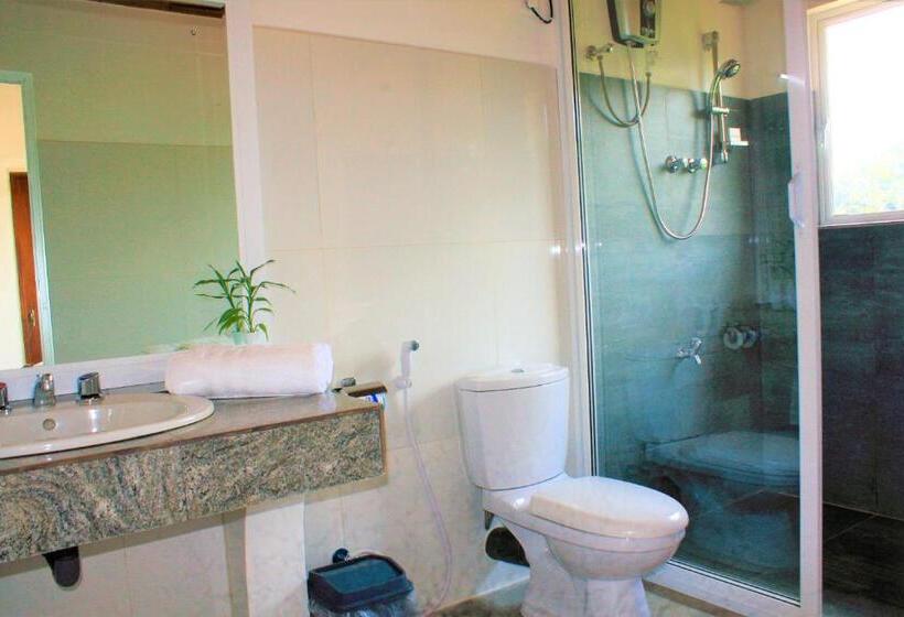 Familjesvit, Imaaga Kandy Residence