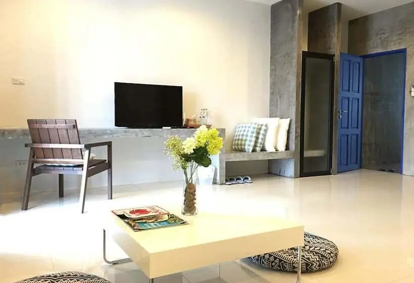 اتاق لوکس, Little Pp Hometel