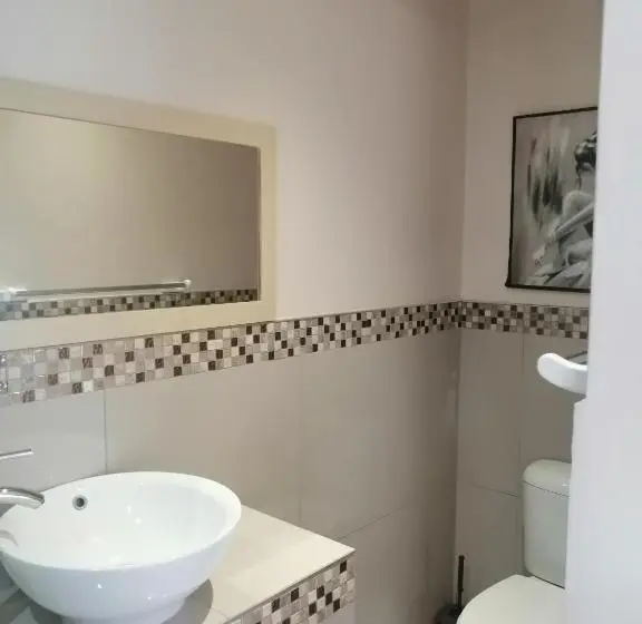 اتاق لوکس, Aviento Guesthouse