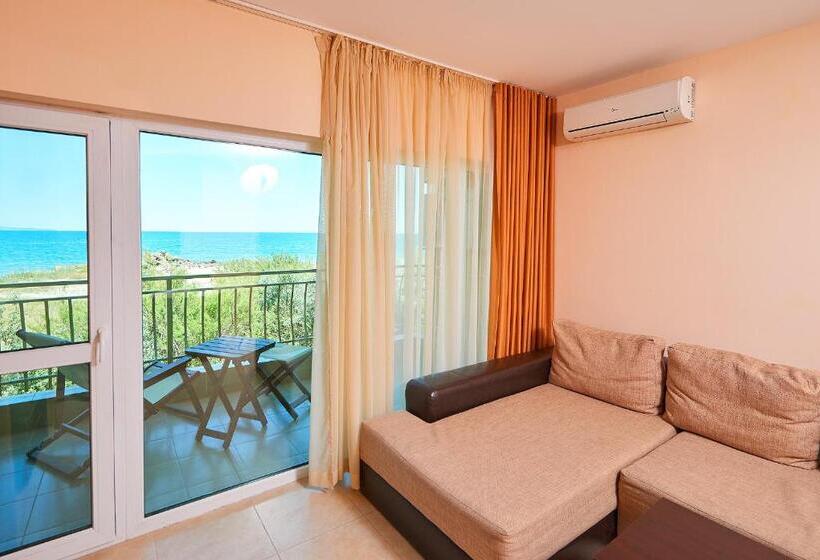 اتاق استاندارد با چشم‌انداز دریا, Guest House California