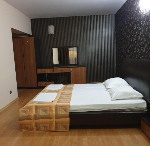 استودیوی استاندارد, Guest House California