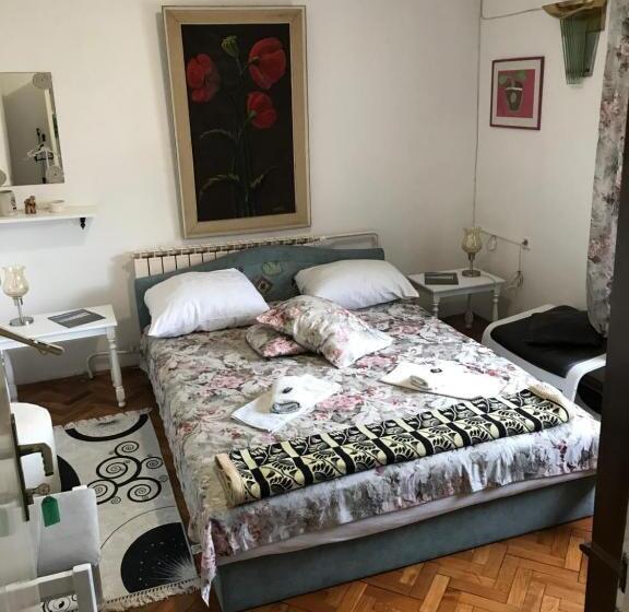 اتاق استاندارد با سرویس بهداشتی مشترک, Prenociste Chardak