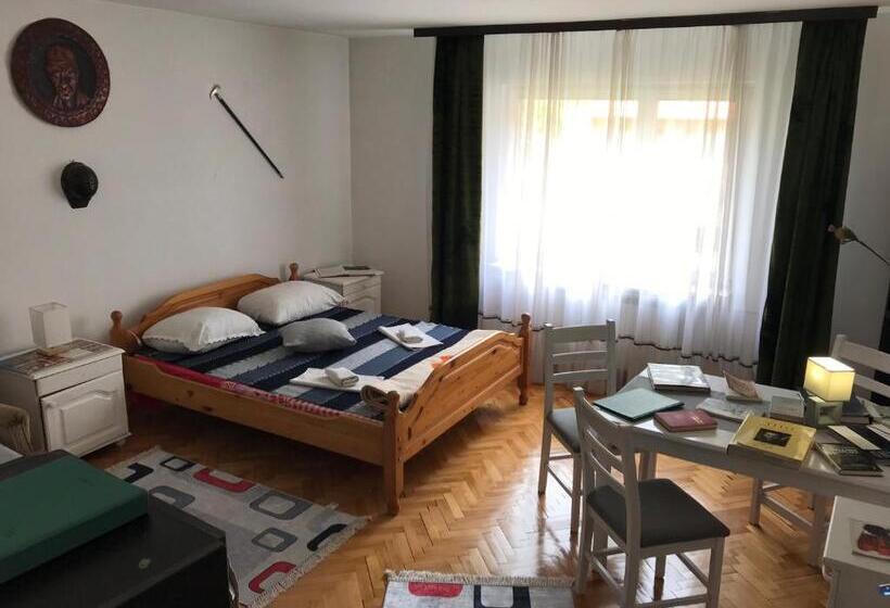 آپارتمان 2 خوابه, Prenociste Chardak