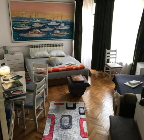 آپارتمان 2 خوابه, Prenociste Chardak