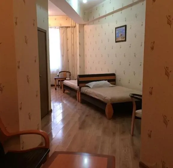 استودیوی استاندارد, Tsolmon's Serviced Apartments