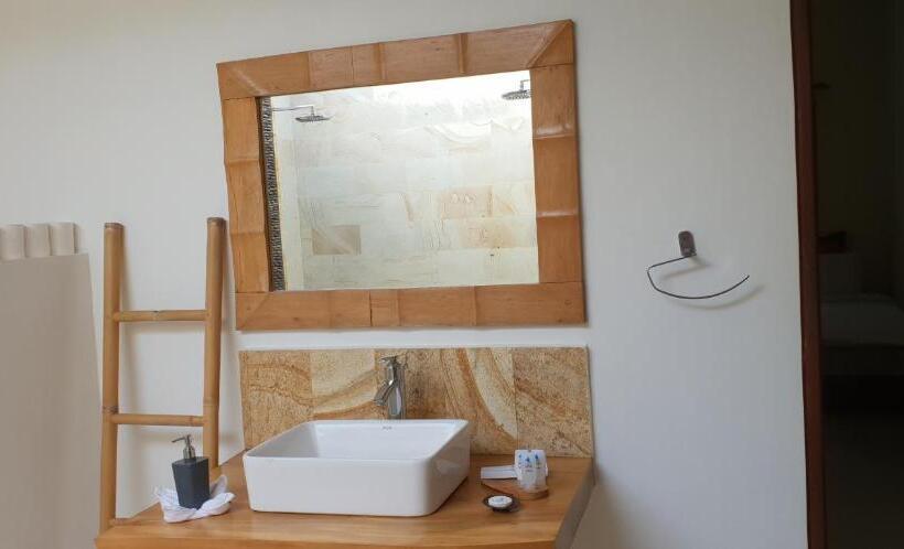 ガーデンビューのスタンダードバンガロー, Nalini Resort