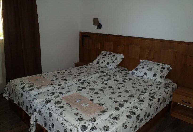 バルコニー付きデラックスルーム, Cloudbase Guesthouse