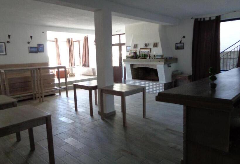 バルコニー付きデラックスルーム, Cloudbase Guesthouse