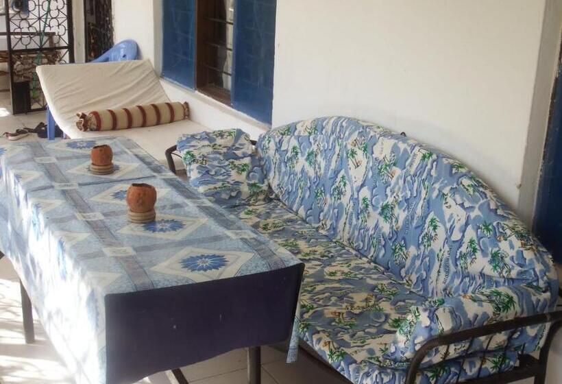 اتاق استاندارد سه نفره, Fred Hunter Villa