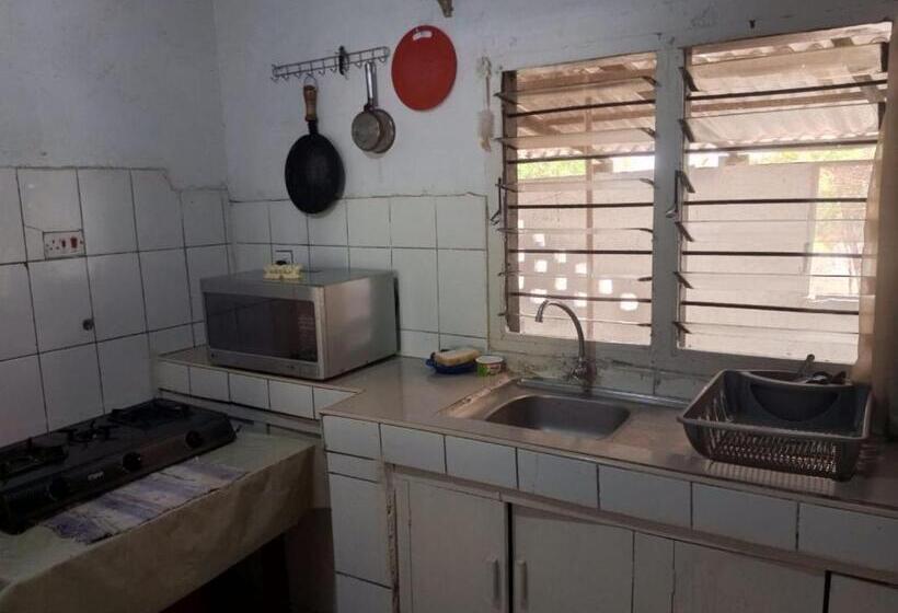 اتاق استاندارد, Fred Hunter Villa