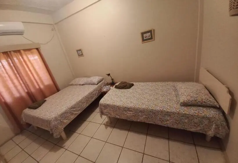اتاق استاندارد, The Seaside Garden Guesthouse