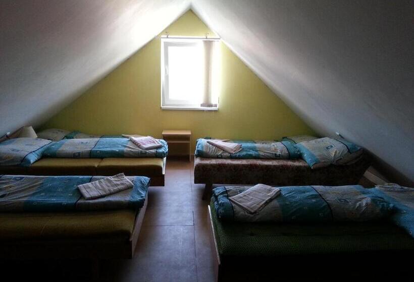 家庭房间共用浴室, Ubytovanie Tri Sestry