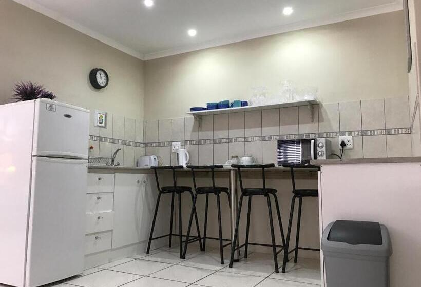 Семейный Номер, Bay Breeze Guesthouse Selfcatering