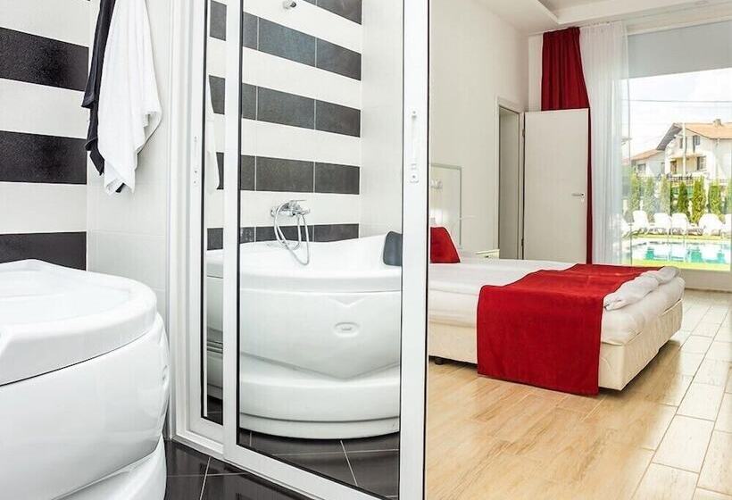 סוויטת ג'וניור נוף הרים, Complex Europe