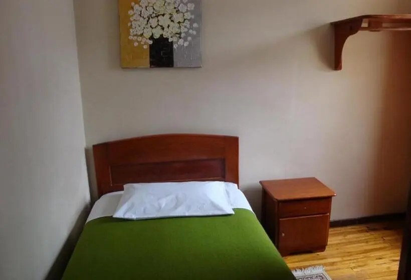 اتاق استاندارد با سرویس بهداشتی مشترک, Hostal Santa María Gracia