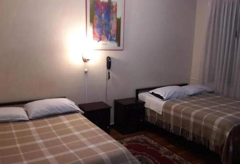 اتاق استاندارد چهار تخته, Hostal Santa María Gracia