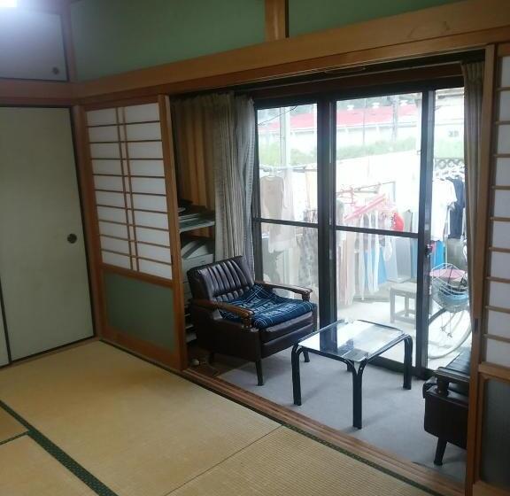 带共用浴室的标准房间, Mirai Noen