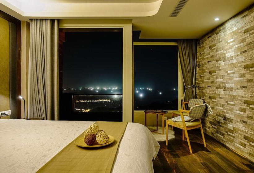 اتاق استاندارد با تخت دوبل و چشم‌انداز دریا, Something Easy Inn