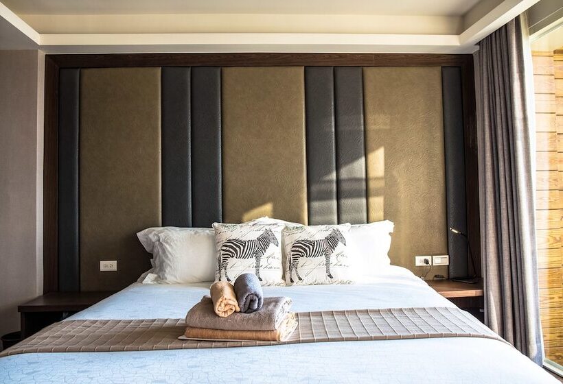 اتاق استاندارد با تخت دوبل و چشم‌انداز دریا, Something Easy Inn