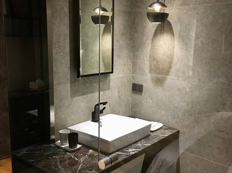 آپارتمان 1 خوابه با چشم‌انداز دریا, Something Easy Inn