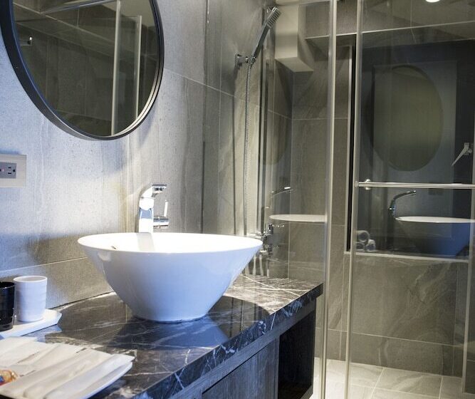 آپارتمان پرمیوم 1 خوابه با چشم‌انداز دریا, Something Easy Inn