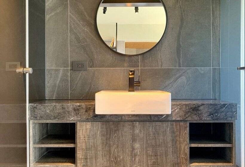 آپارتمان 1 خوابه با چشم‌انداز دریا, Something Easy Inn