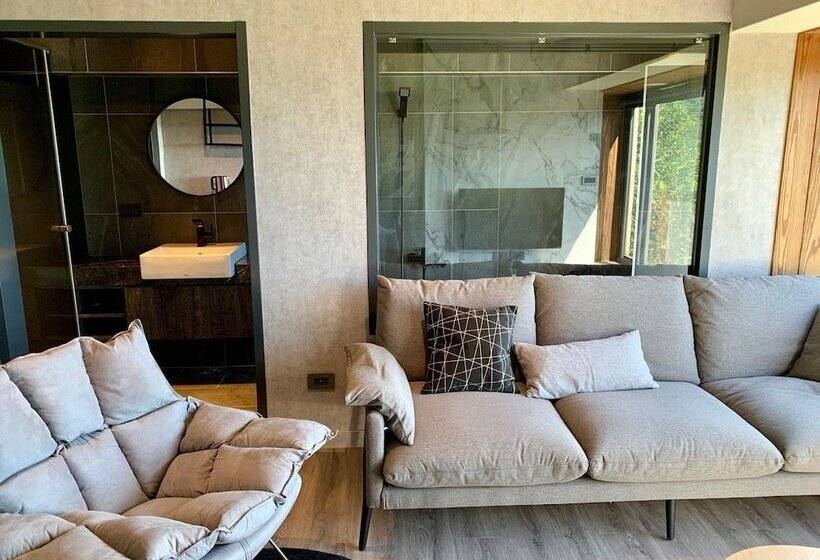 آپارتمان 1 خوابه با چشم‌انداز دریا, Something Easy Inn