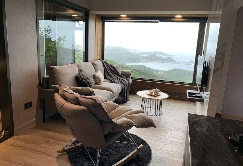 آپارتمان 1 خوابه با چشم‌انداز دریا, Something Easy Inn