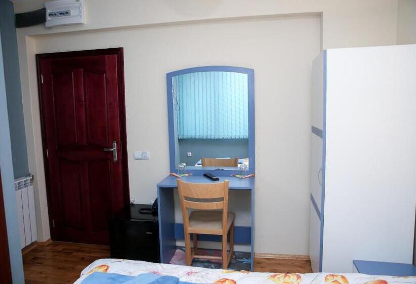 标准间, Stanchevata Kashta