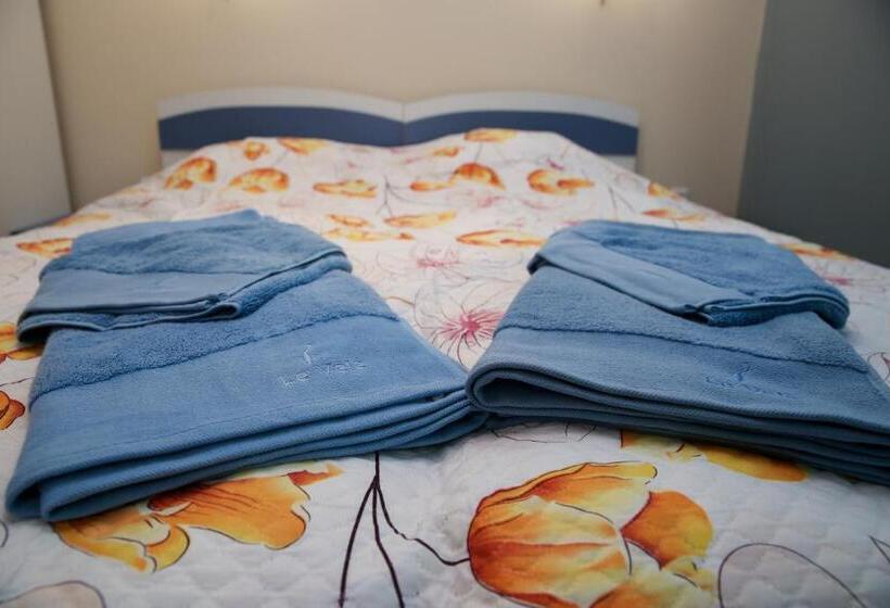 标准间, Stanchevata Kashta