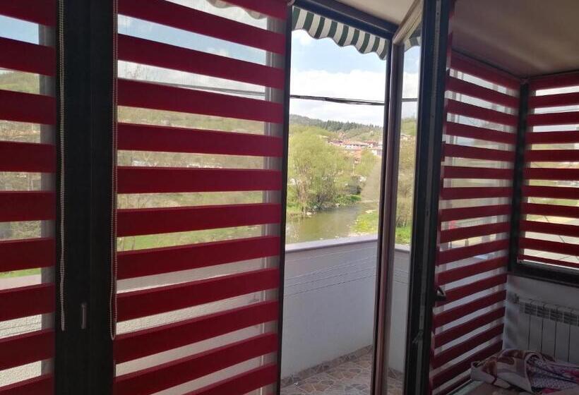 带1个卧室的豪华公寓, Stanchevata Kashta