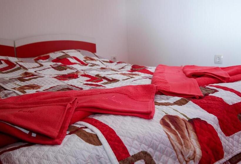 标准间, Stanchevata Kashta