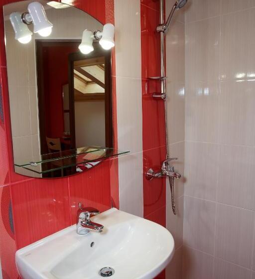 标准间, Stanchevata Kashta