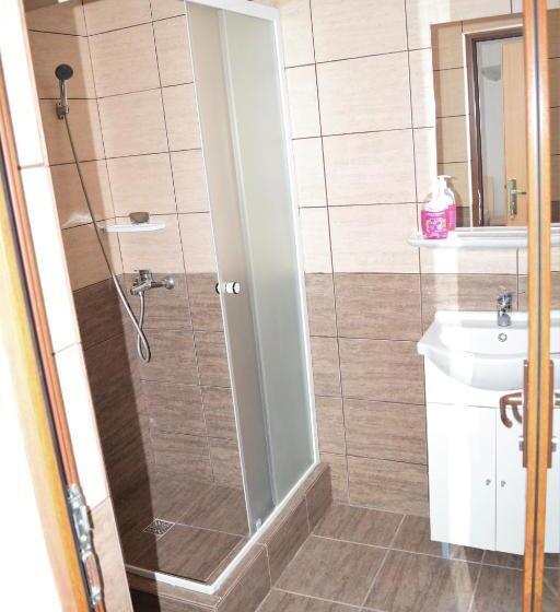 غرفة قياسية, Vila Angi