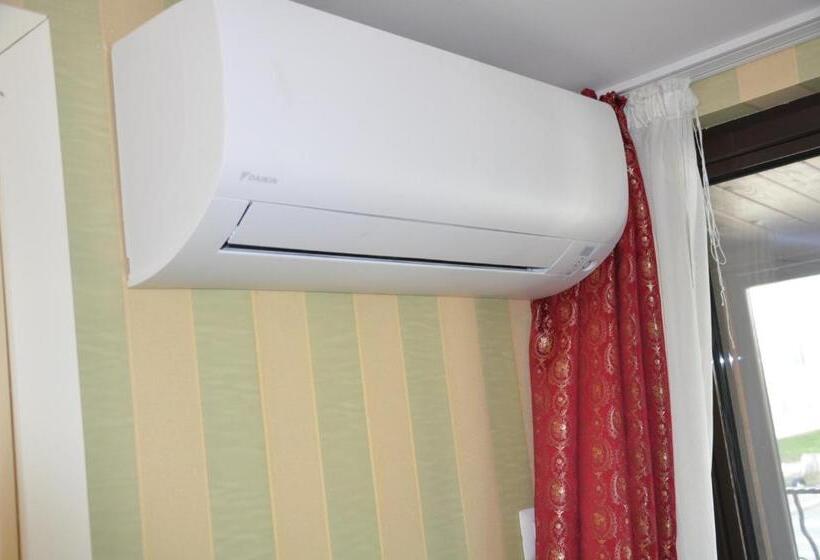 غرفة قياسية فردية, Pensiunea Reset Club