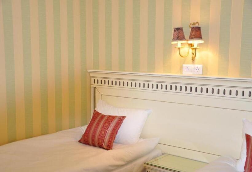 غرفة قياسية فردية, Pensiunea Reset Club